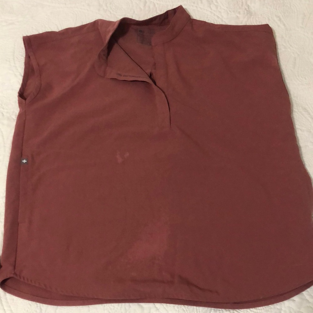 Figs top with bleach stain